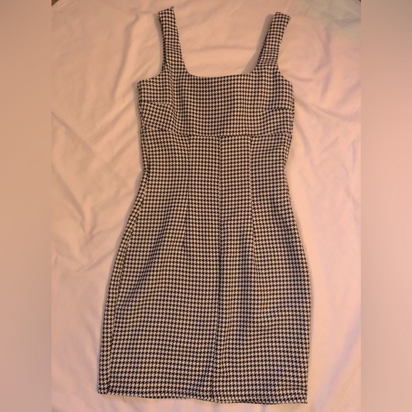 New w/ Tags Black and White Patterned H&M Dress by DIVIDED Size XXS - Picture 1 of 4